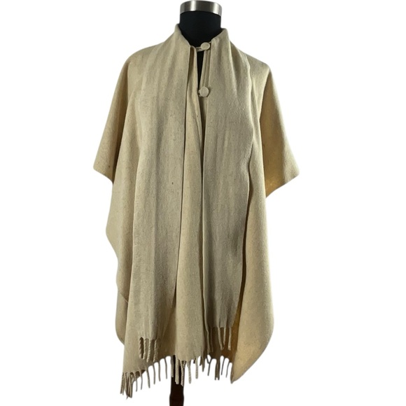 Art To Wear Lagenlook Beige Scarf Fringed 100%Wool Two Coverd Button Poncho Cape